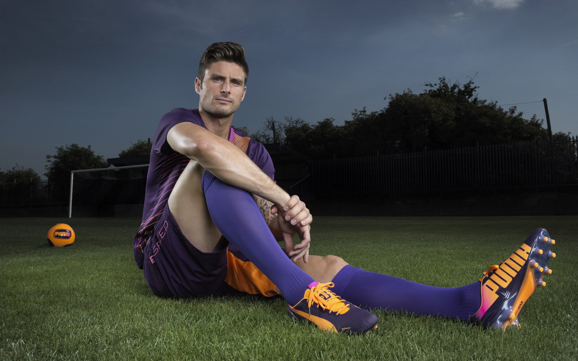 戴维·帕特森为袋鼠队注入战术活力，成功打破对方防线，佩特·戴维森